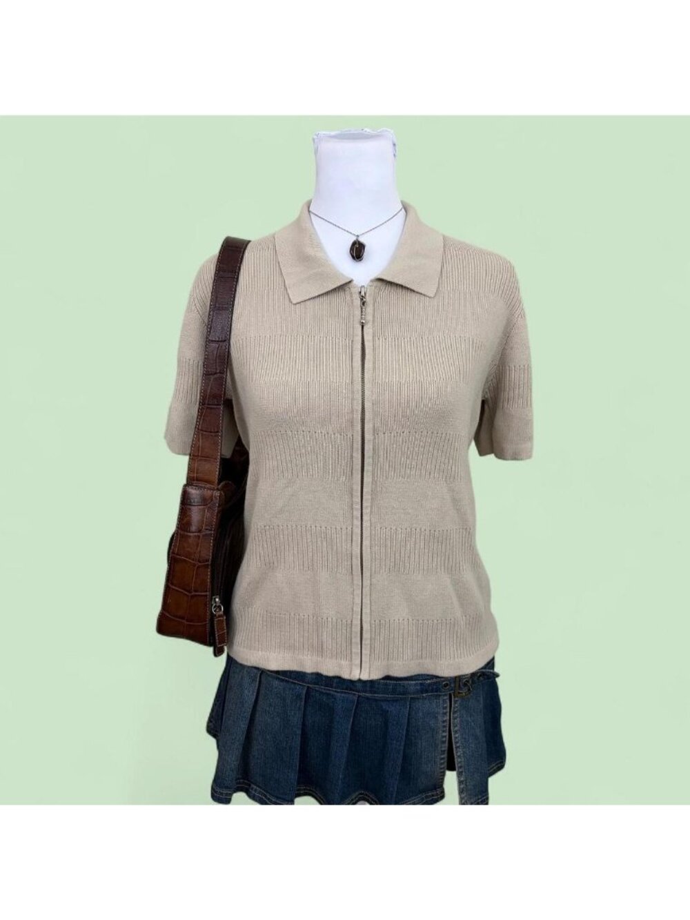 90s beige minimalist zip top